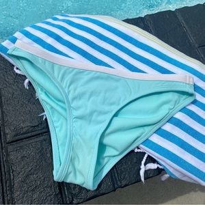 brand TARGET / size S / color BLUE & WHITE